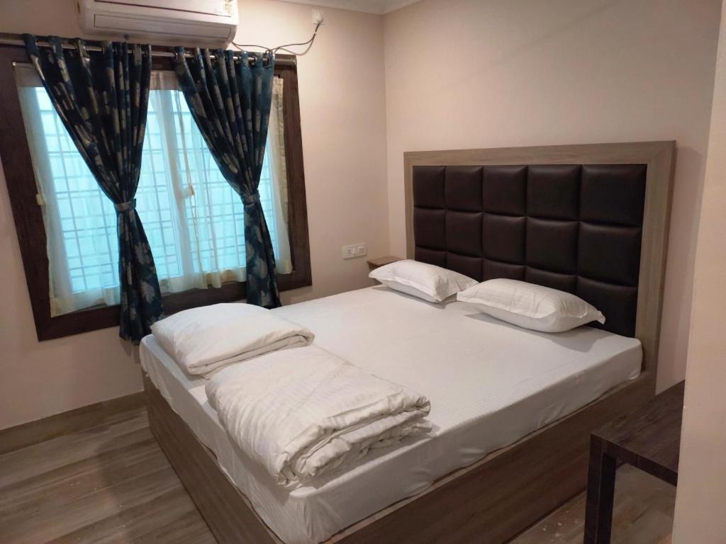 Radhika Resort Bhubaneswar Zewnętrze zdjęcie